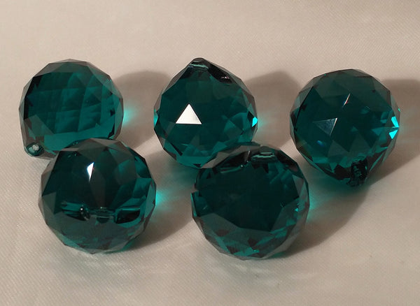 Double Faceted Ball 20mm Emerald